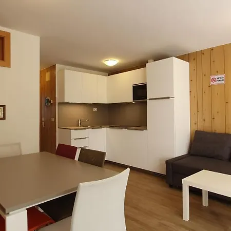 Lores 2 Apartment *